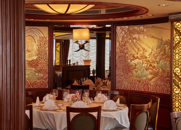 CUNARD Queen Elizabeth Princess Grill 1.jpg